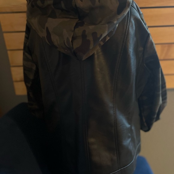 Jacket - Picture 8 of 8